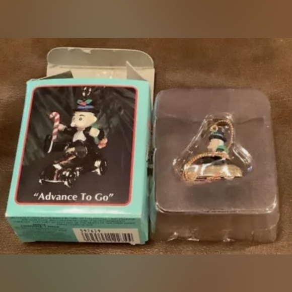 Enesco Small Wonders Monopoly Miniature Christmas Ornament Advance To Go 1993 - Picture 3 of 4
